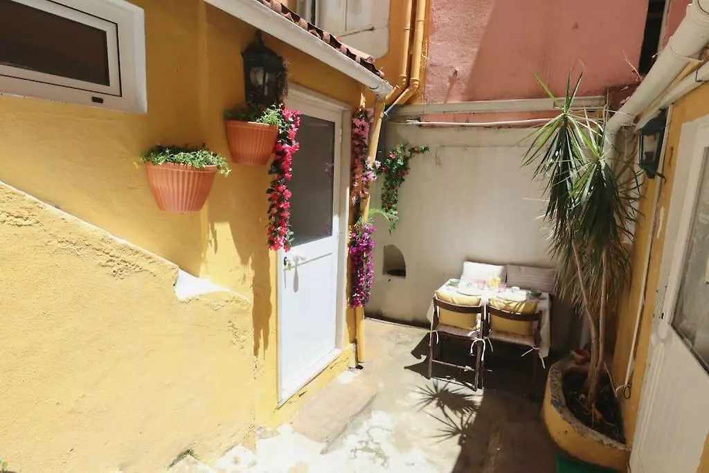Lisbon Center Balcony Patio 2 Apartment